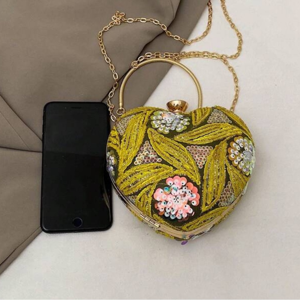 💐 Embellished Evening Bag 💐 - Picture 3 of 7